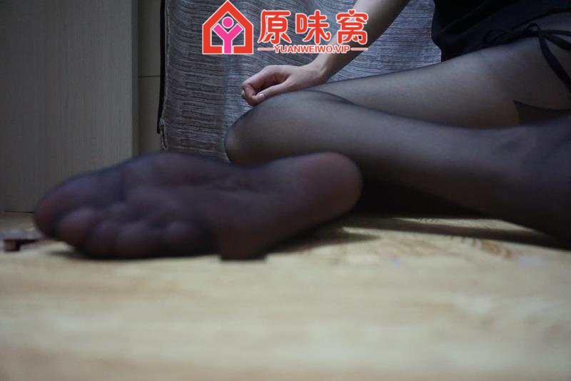 站长担保今天穿的黑丝哦哥哥们喜欢吗qq3460294720-美女自拍小窝-原味窝官方-原味窝